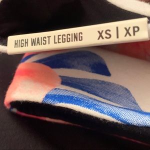 Victoria's Secret Pants & Jumpsuits - Victoria Secret High Waisted Leggings Victoria's Secret Pants & Jumpsuits - Victoria Secret High Waisted Leggings